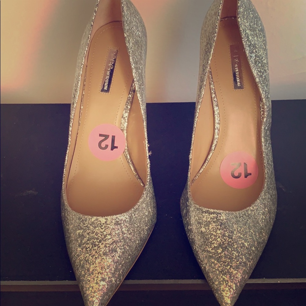 BCBG SILVERGLITTER PATEN LEATHER HIGH GLOSS FINISH